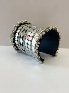 Inaaya Navratri Garba Adjustable Wrist Bracelet