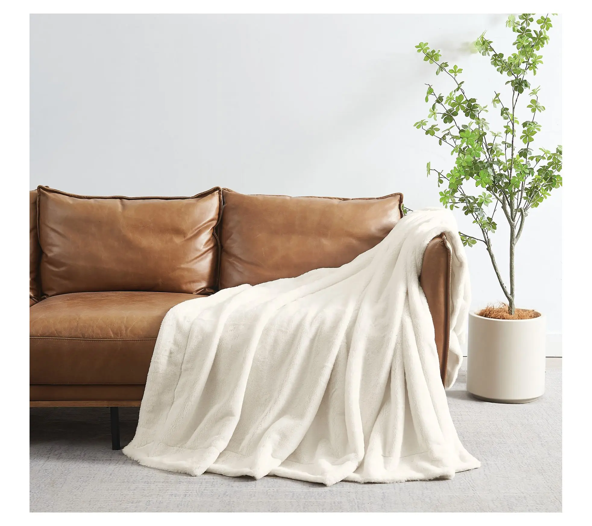 Royal Velvet Luxe Faux Rabbit Fur 60x70 Throw in Gift Box