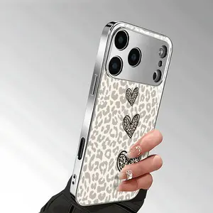 A mobile phone case featuring a leopard heart pattern, made of PC+TPU+glass material, with a drop-proof electroplated glass texture, suitable for 17/16/15/14/13/12/11 PRO PROMAX PLUS AIR, is an ideal gift for friends and family, DDBLK124