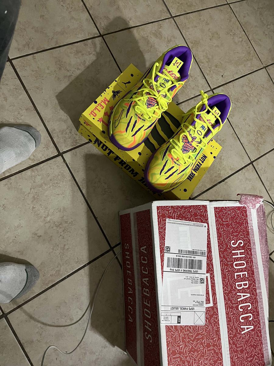 Item: 11.5, M, Yellow