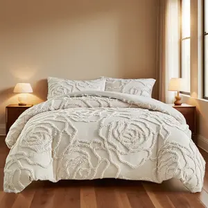 Soft Polyester Fabric Plush Rose Flower Duvet Cover Set, 2/3 Piece Set with 1 Duvet Cover and 1 or 2 Pillowcases, Bedding Set for Stunning Bedroom Decor, Decorative Duvet Cover, Available in 8 Sizes for Perfect Gifting