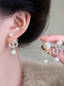 A pair of pig nose fashion earrings, super flashy and fashionable Japanese and Korean style, suitable for parties and daily life