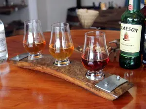 Premium Glencairn Whiskey Flight – 3 Glass Oak Barrel Stave Tray with Metal Accents – Handmade from Reclaimed Whiskey Barrels