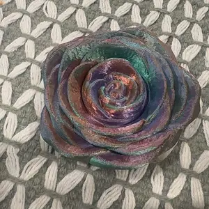 TrueSouth 3D Print Rose Spinner - Vibrant Color, Unique Design for Collectors & Fantasy Enthusiasts, Small Parts Hazard Precaution