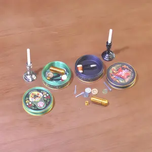 1:6 scale retro sewing box and candlestick set - as a creative adult home gift, it can also be suitable for model enthusiasts to use, and can also be used for decorating doll houses.