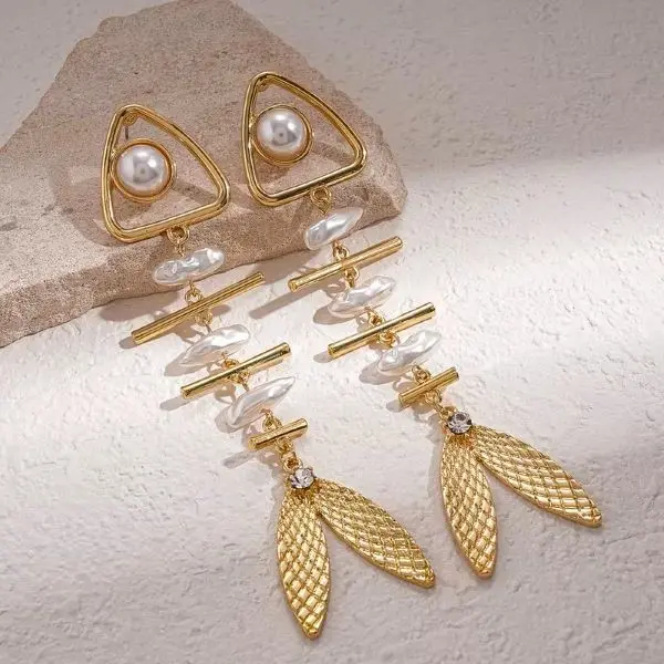 Earrings - Fish Bones (Pearl)