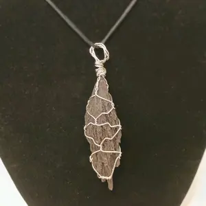 Black Kyanite Necklace for Protection and Aura Cleansing - Enhances Energy Field with Unique Color and Design