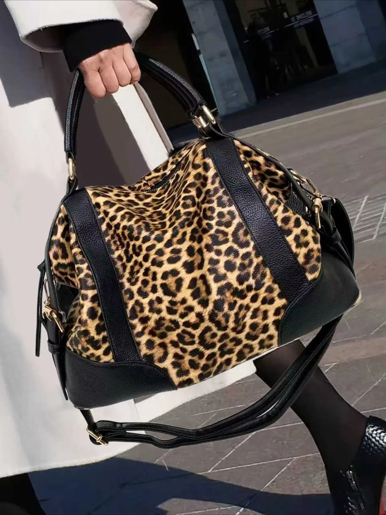 Light luxury and elegant retro women's large capacity leopard print handbag, Fashionable Handbag, Fashionable Patterned Bag, women's wallet, and handbag detachable shoulder strap, suitable for daily use and work, is the perfect holiday gift