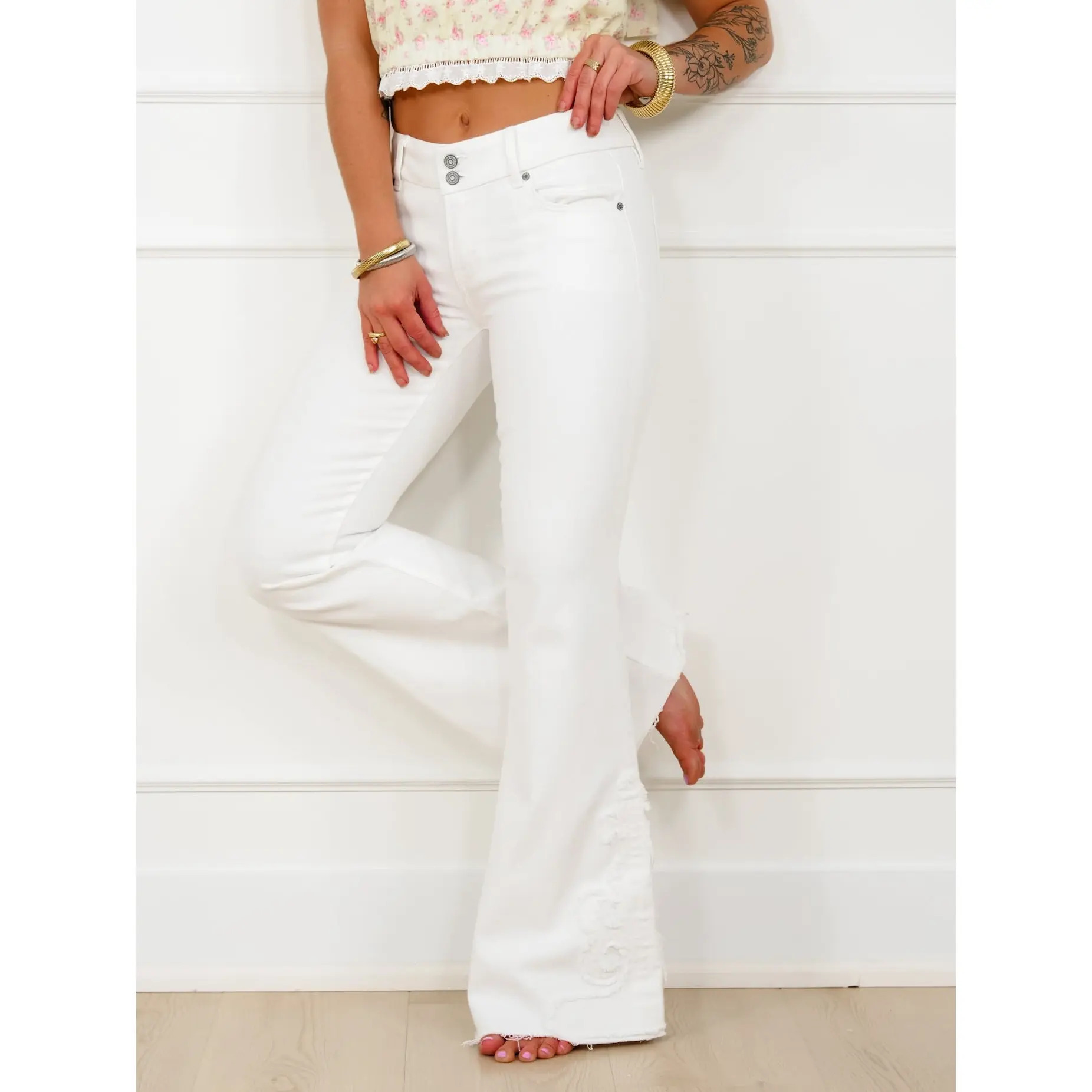 Hidden Low Rise White Flare Jeans with Embroidery