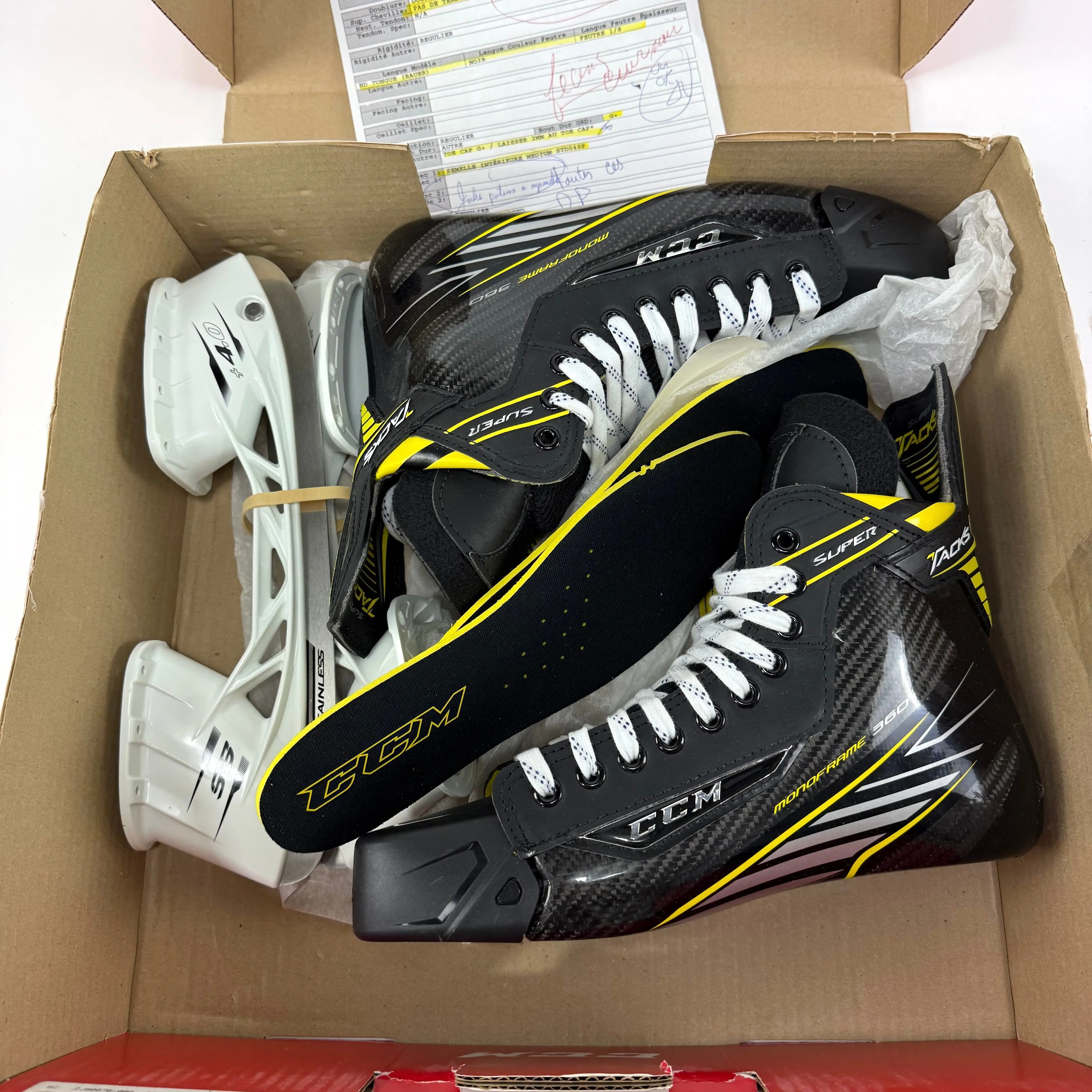 New CCM Super Tacks Skates | 9 3/4 D | CCM359