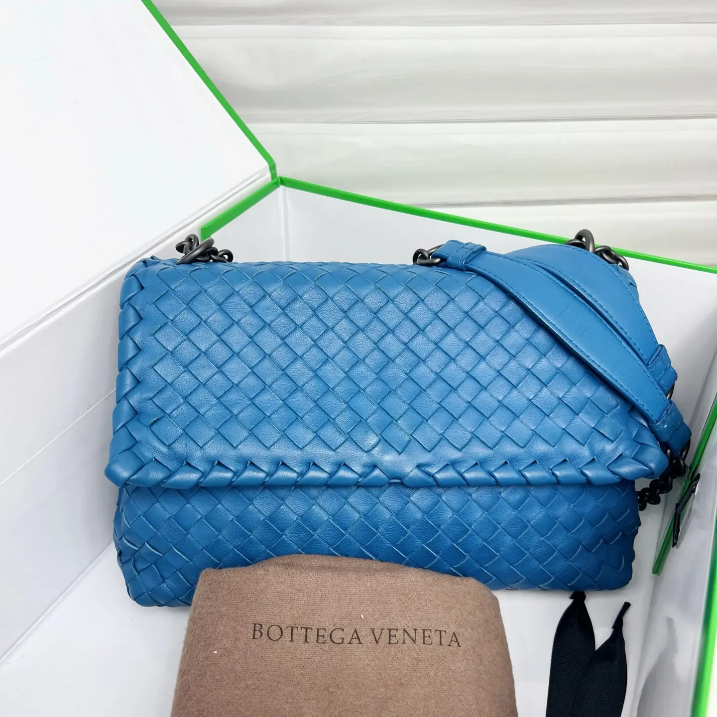 Pre-owned BOTTEGA VENETA Crossbody Fashion Bag Fashionable, Versatile Luxury Purse (Item 0727KI/C19489325210) | Pre Loved Luggage & Bags Category, Fashionable Versatile Purse