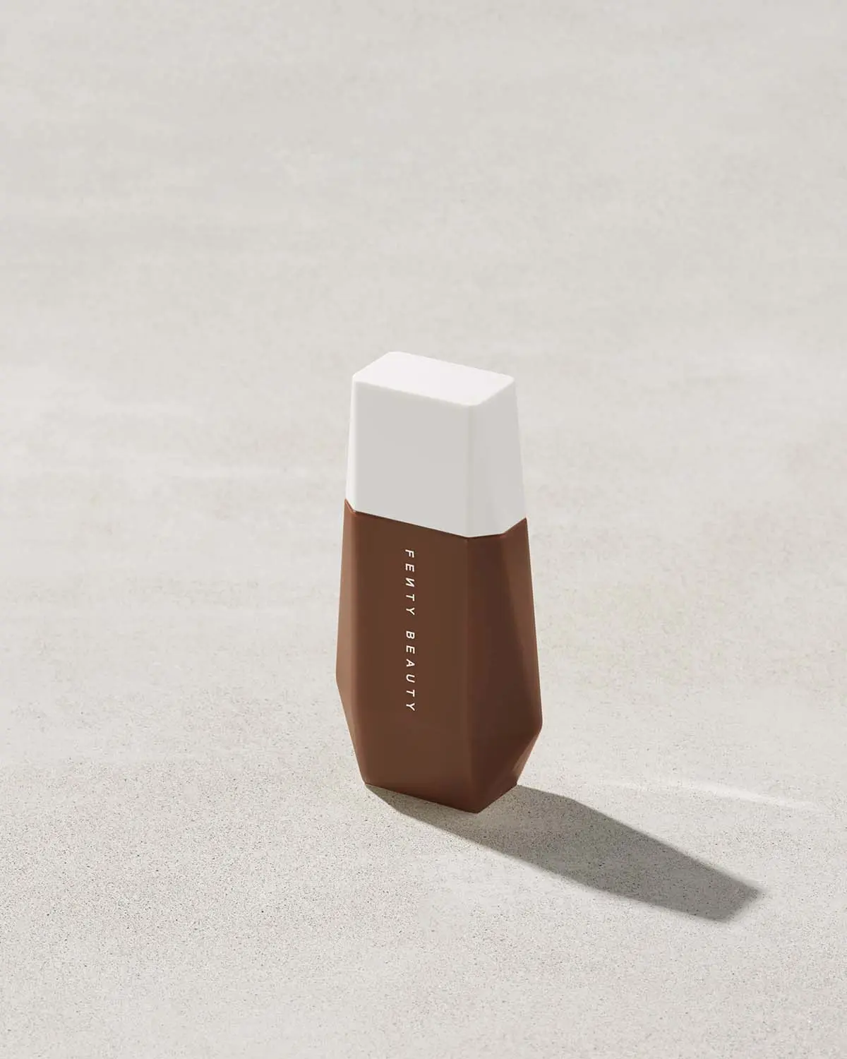 Fenty Beauty Eaze Drop Lightweight Blurring Skin Tint — 22