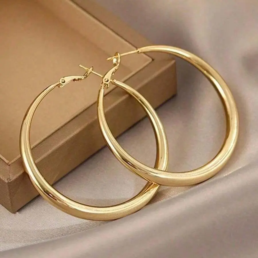 1Pair European-American Style Metallic Personalized Circle Earrings, Simple Premium Piercing Jewelry, Stylish Accessories for Women for Party