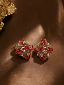 A pair of Chinese-style fashionable gold inlaid ruby pearl earrings, suitable for daily commuting, vacation, and dates, and also a delightful and exquisite small gift.