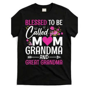 Camiseta "Bendecida por Ser Llamada Mamá, Abuela y Bisabuela" - Camiseta Gráfica Retro para Mujer y Hombre con Letras Florales y Diseño de Corazón, Puro de 220 g/m² de Alto Gramaje, Cuello Redondo, Manga Corta, Hombros Caídos C