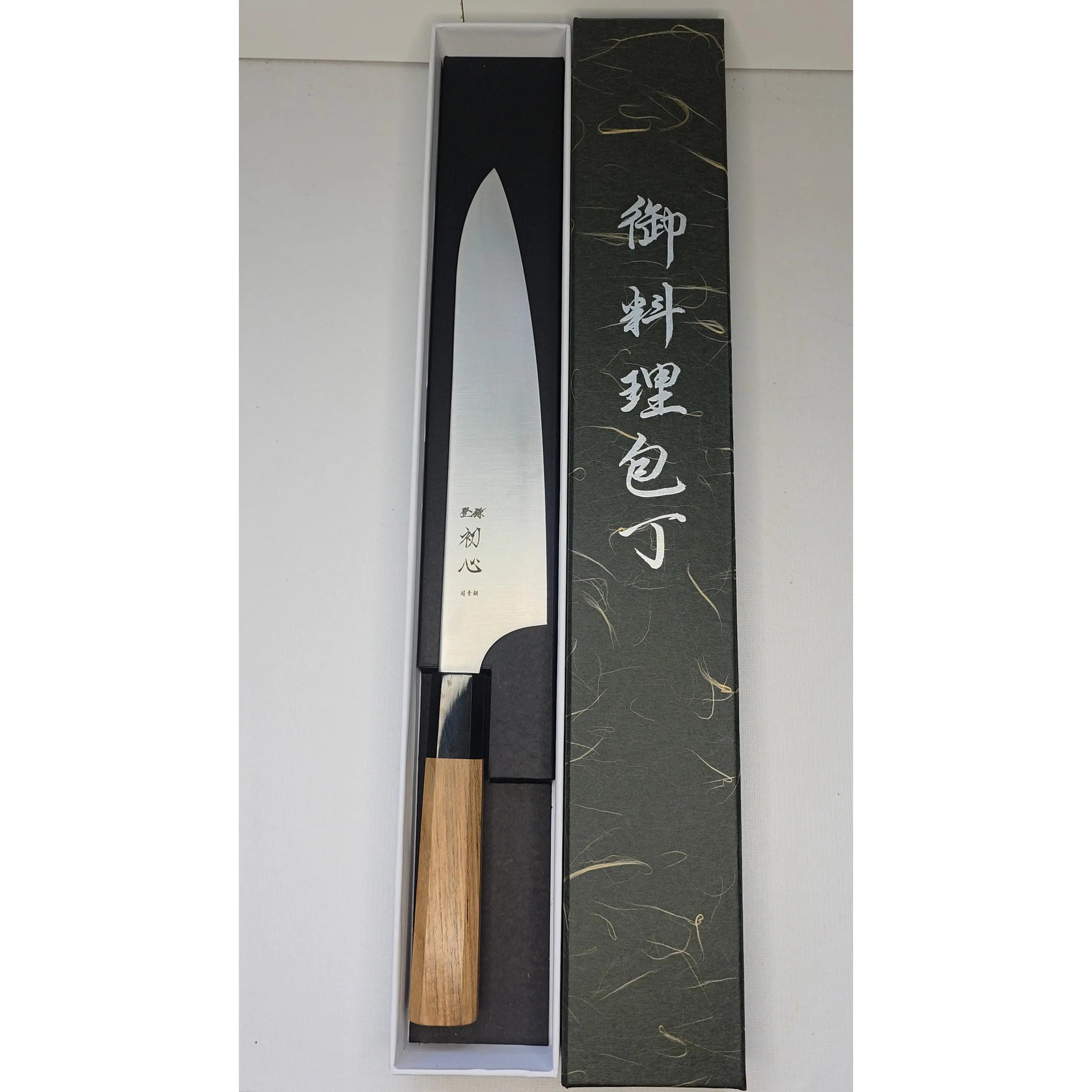 Hatsukokoro Hayabusa 3-Layer Gyuto 210mm – Aogami Super (Teak Handle)
