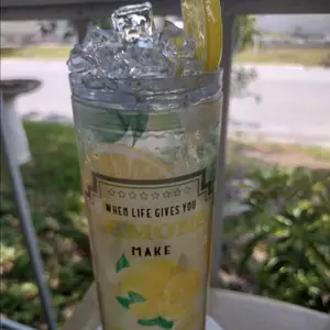 Lemon Tumbler with resin lid