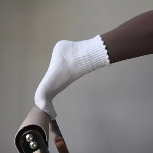 PILA Plain Best Grip Socks - White Ruffle