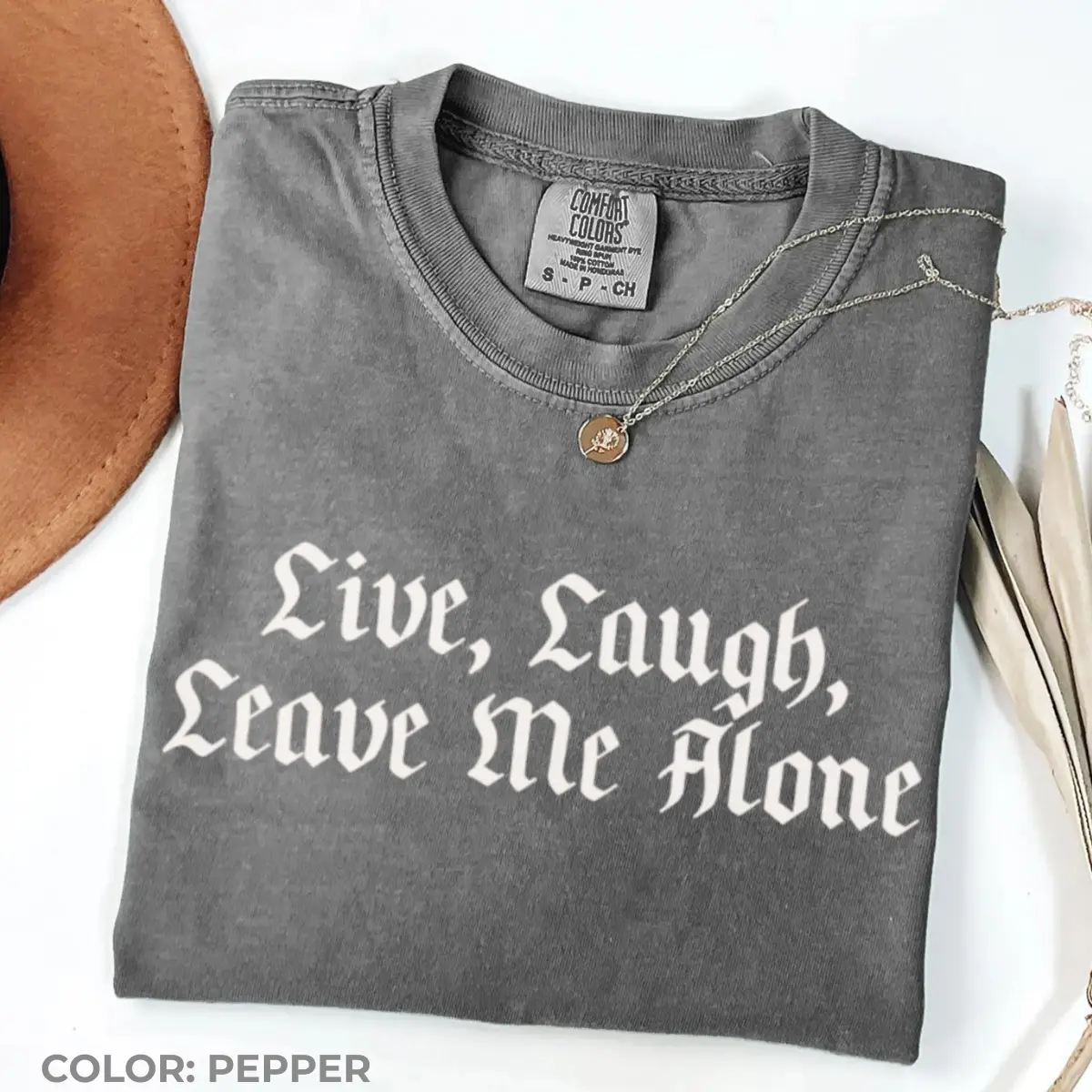 Comfort Colors Unhinged Shirt Gothic Y2K T-Shirt Aesthetic Dark Humor Graphic Tee Vintage Grunge 2000s Top Retro Sarcastic Meme Shirt Gen Z Fashion Spirit Era Art
