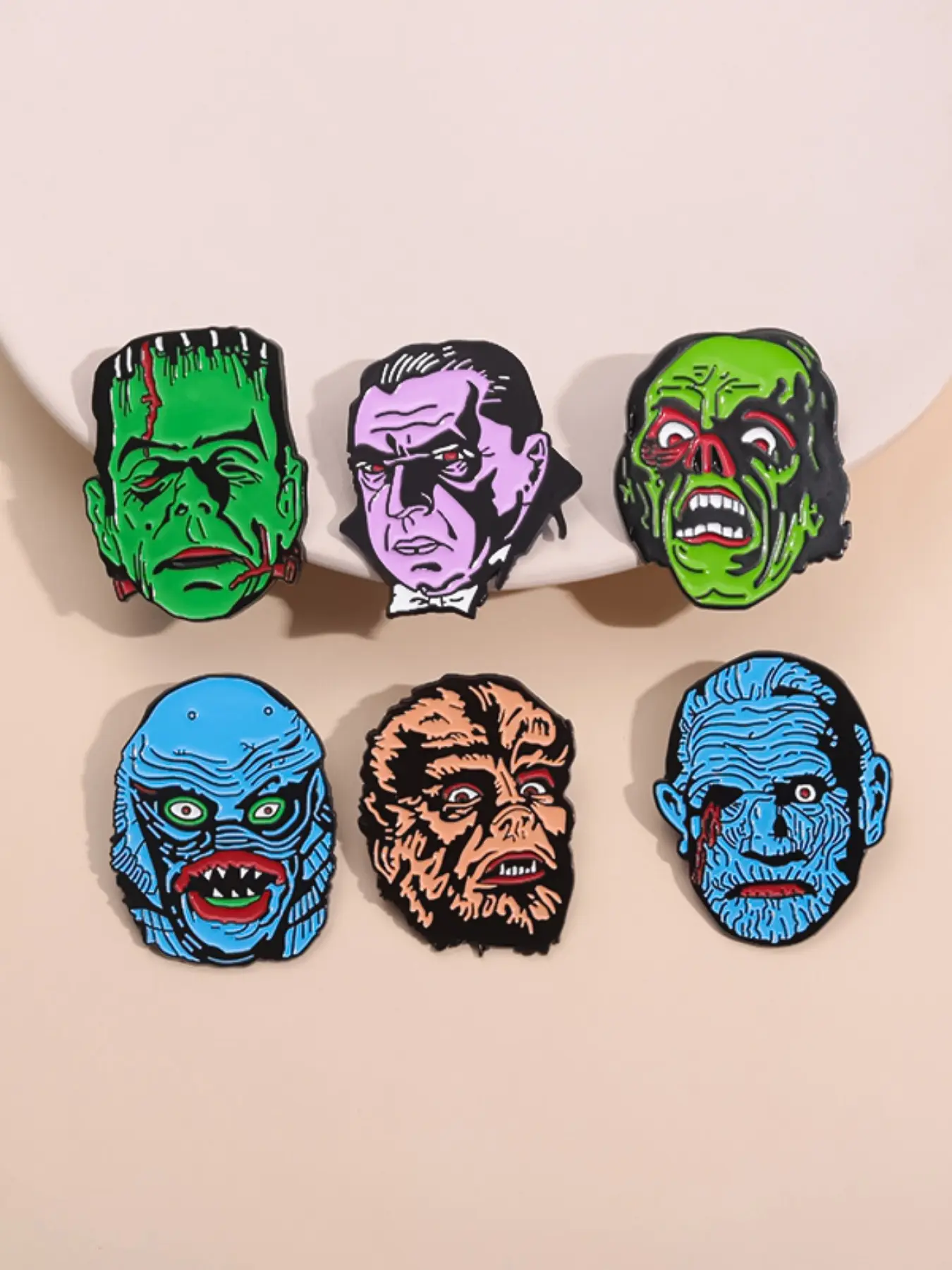 Horror Movie Badges Set, Dracula Frankenstein Werewolf Design, Classic Monster Images, Film Culture Collection, Gift for Horror Fans, Drop Set Pins, Alloy Brooch Pin