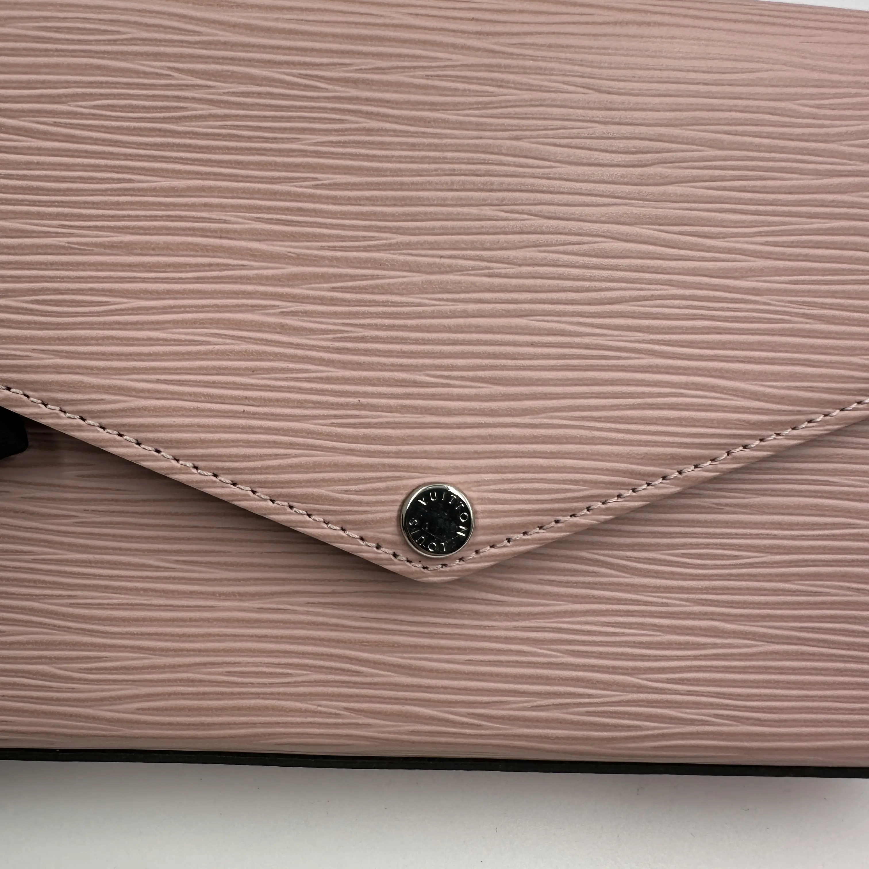 Pre-owned Louis Vuitton Félicie Pochette crafted from the brand's signature pink Rose A101182