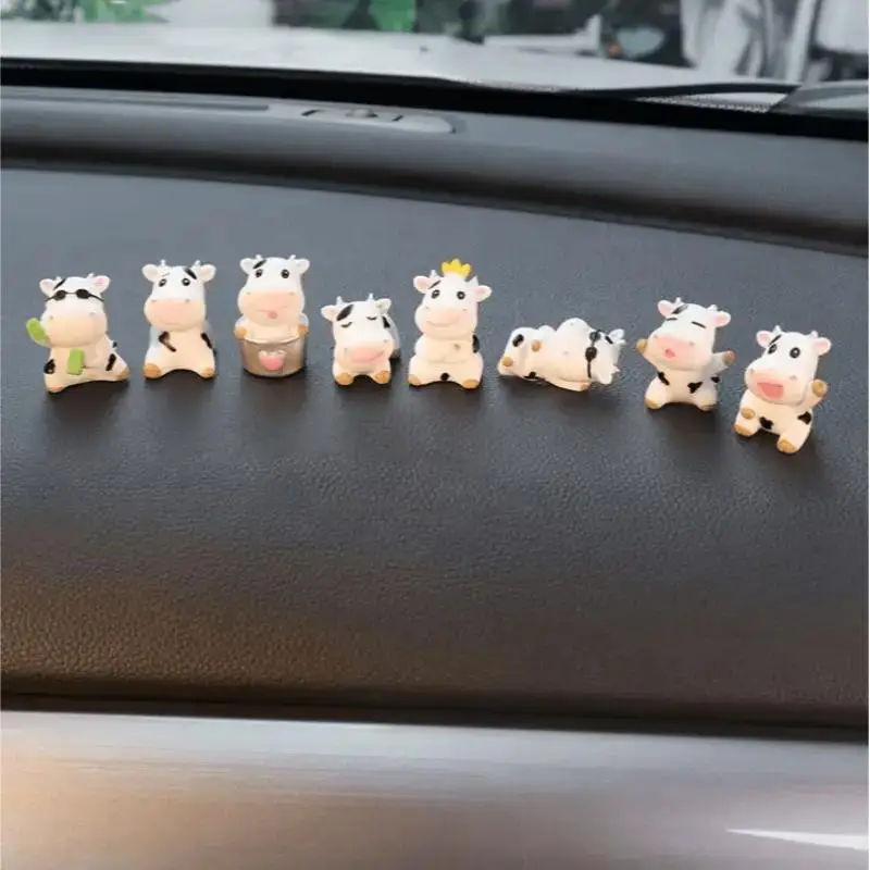 Cute Cow Design Car Ornaments, 8 Counts Mini Cartoon Cow Doll Sweet Furniture Ornament, Girl Car Accessories, Car Interior Decoration, Center Console