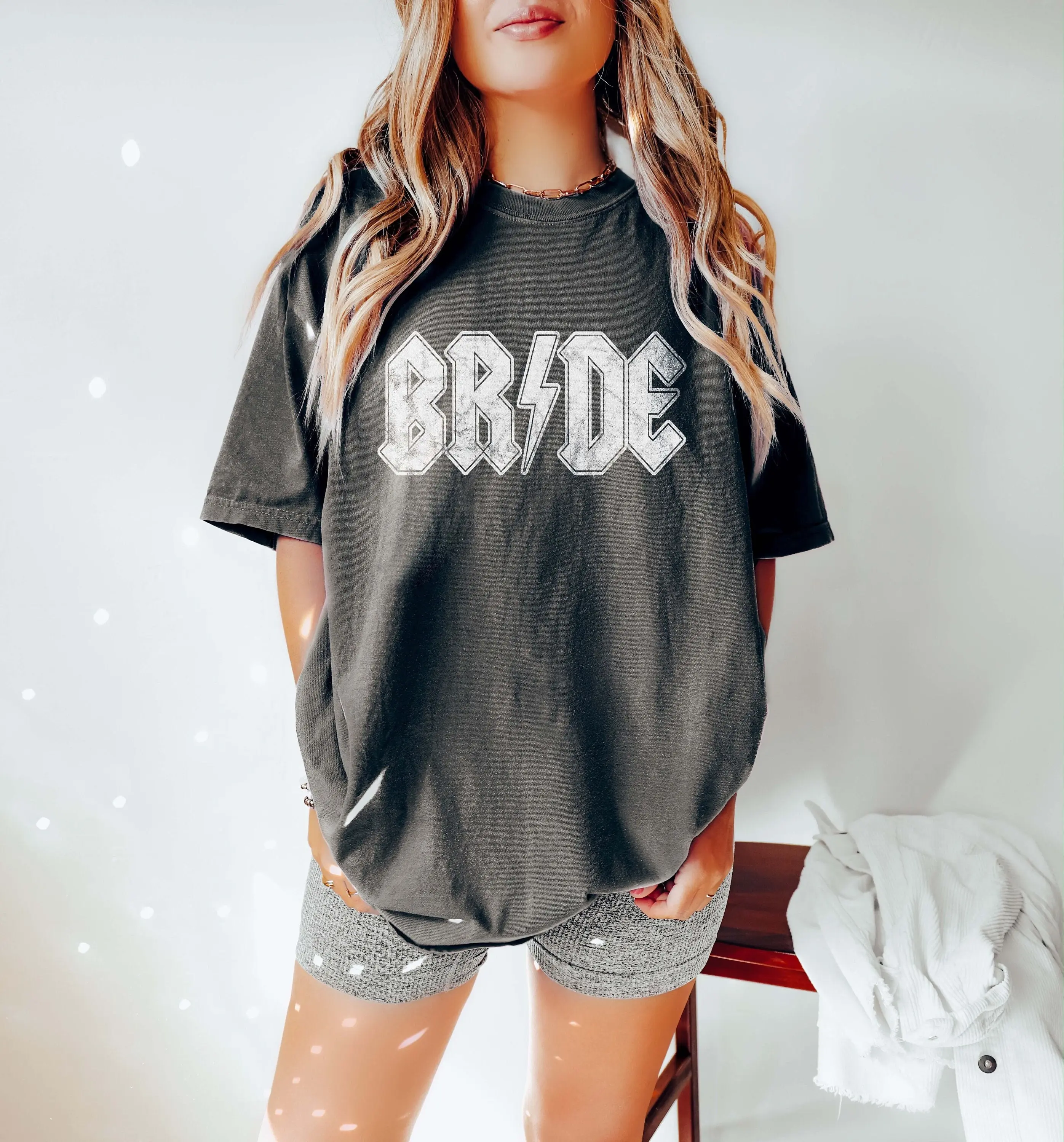 Women's Distressed Edgy Rock T-Shirt, Short-Sleeve Crewneck Round Neck Fitted Top, Casual Party Wear for Brides
