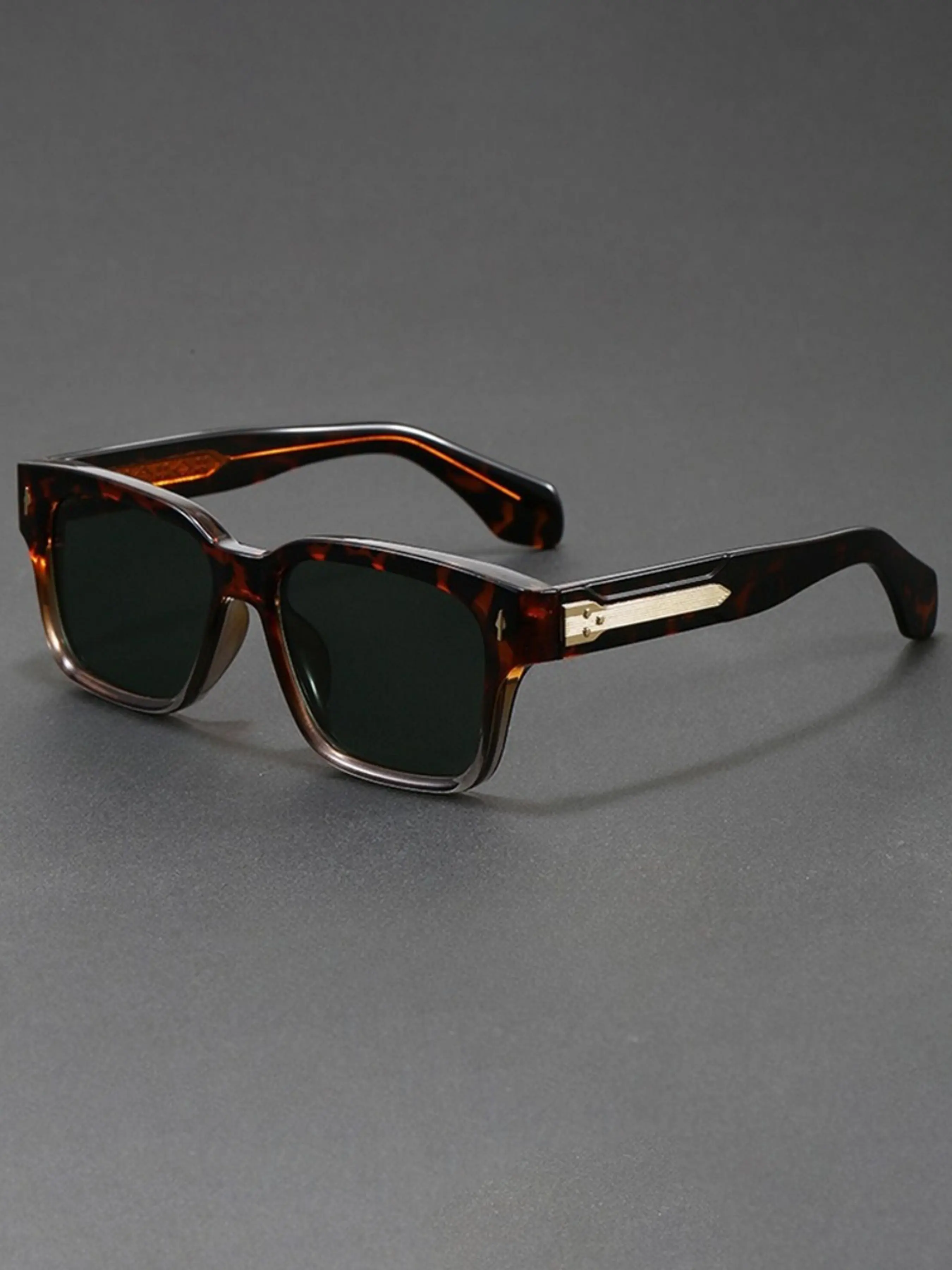 Simple Square Framed Sunglasses with Metallic Accents Stylish Fashion Sunglasses Summer Trendy Frames Sunglasses Suitable for Both Men and Women Suitable for Everyday and Casual Street Style