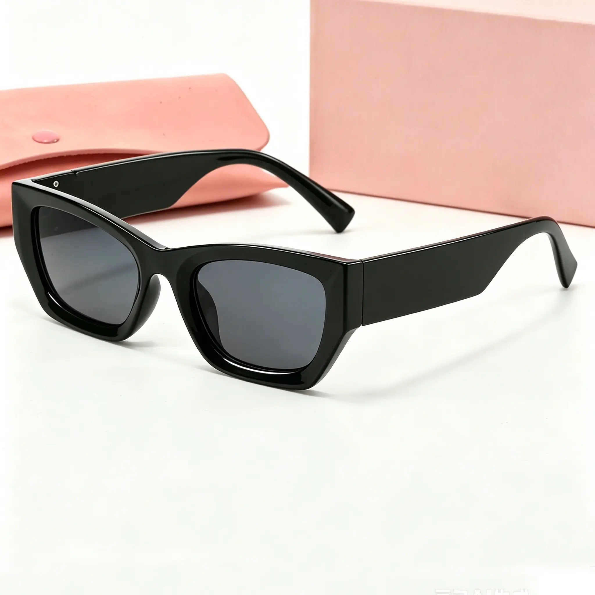 Stylish Retro Sunglasses for Women Men Vintage Travel Cat Eye Rectangle Sun Glasses Eyewear UV 400 Protection Trendy Shades for Daily Use