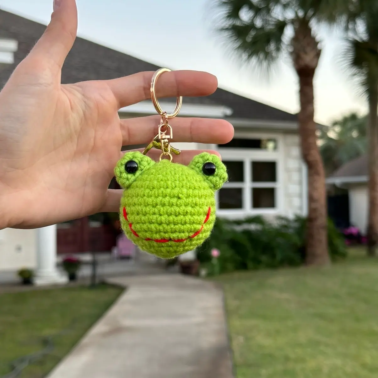 Froggy Delight Crochet Keychain - Cute Handmade Amigurumi Frog Charm for a Kawaii Touch - Perfect Christmas Gift and Adorable Car Accessory