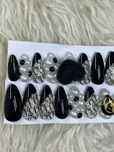 Top Hat & Pearls