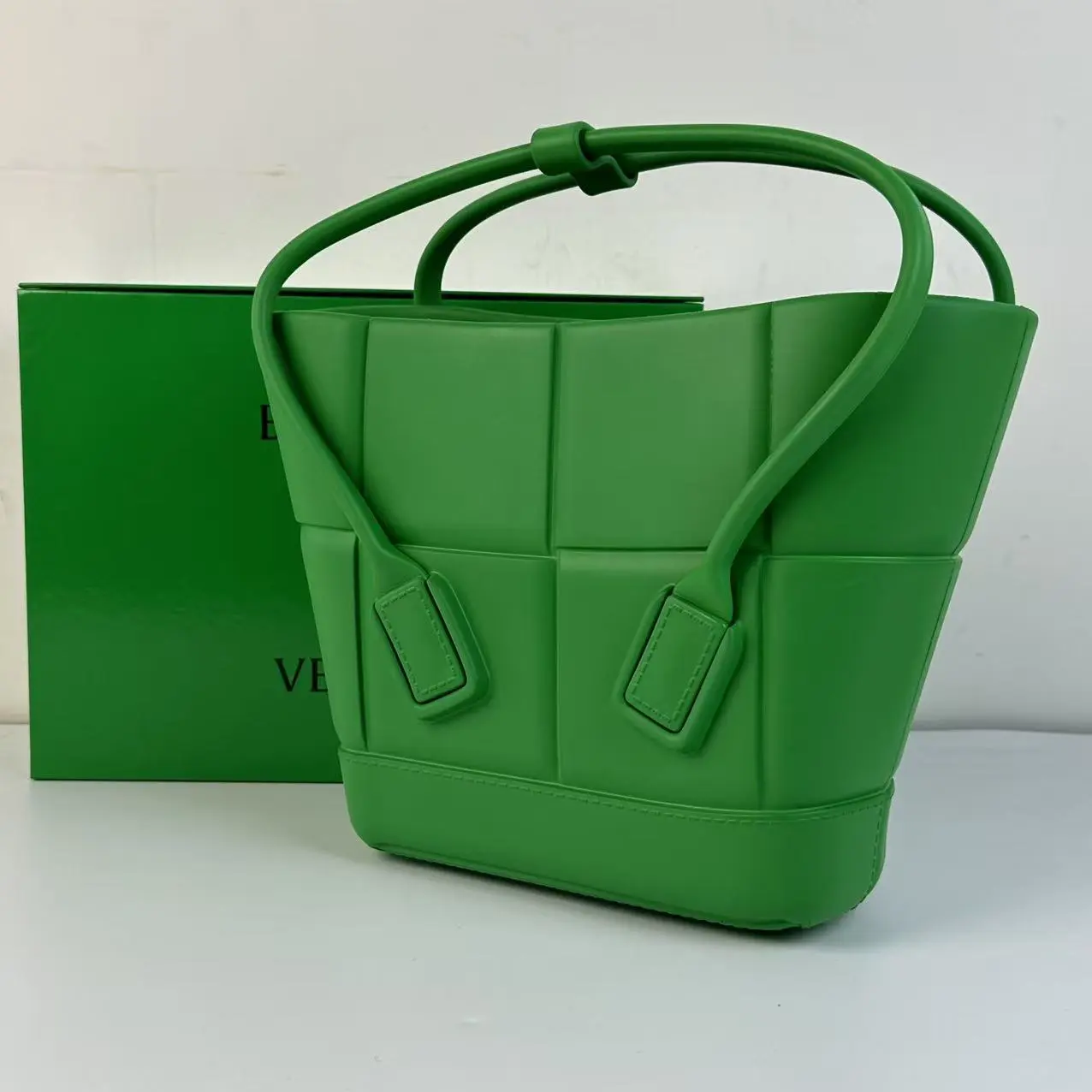 Pre-owned BOTTEGA VENETA Parakeet Green Intrecciato Nappa Leather Mini Tote Handbag, Pre Loved Tote Bags for Women (Shoulder Bag Style)
