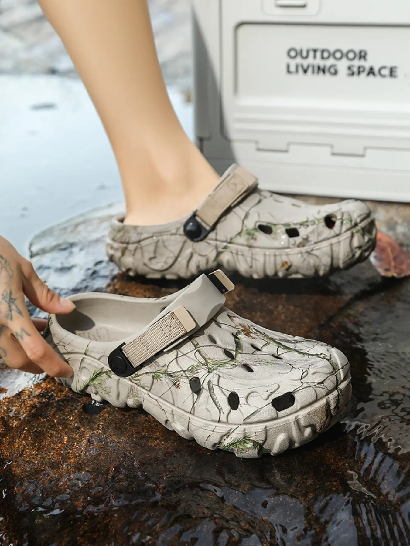 Summer Camouflage Thick Sole Breathable Men's Hole Shoes, Outdoor Anti-Slip Water Shoes, Home Comfort Soft Bottom Sandals, Water Clogs, Dry Soft Clogs, Non Slip Bottom, Outdoor Summer Slippers