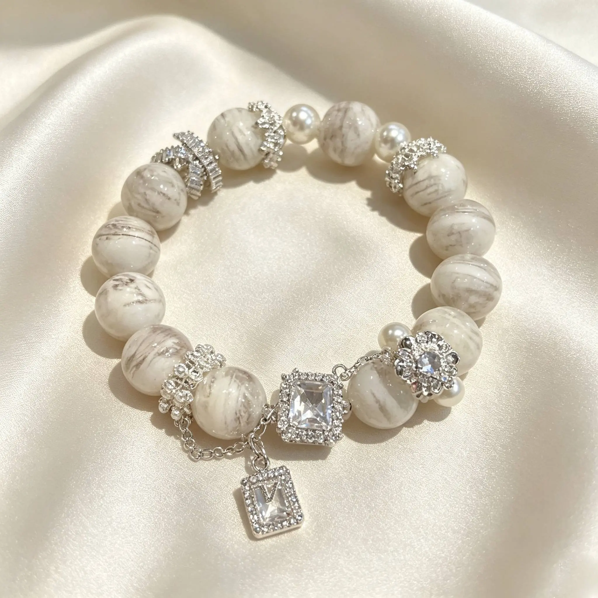 Elegant White Marble Bead Bracelet with Crystal Accents and Pearl Details for Women's Fashion Accessory