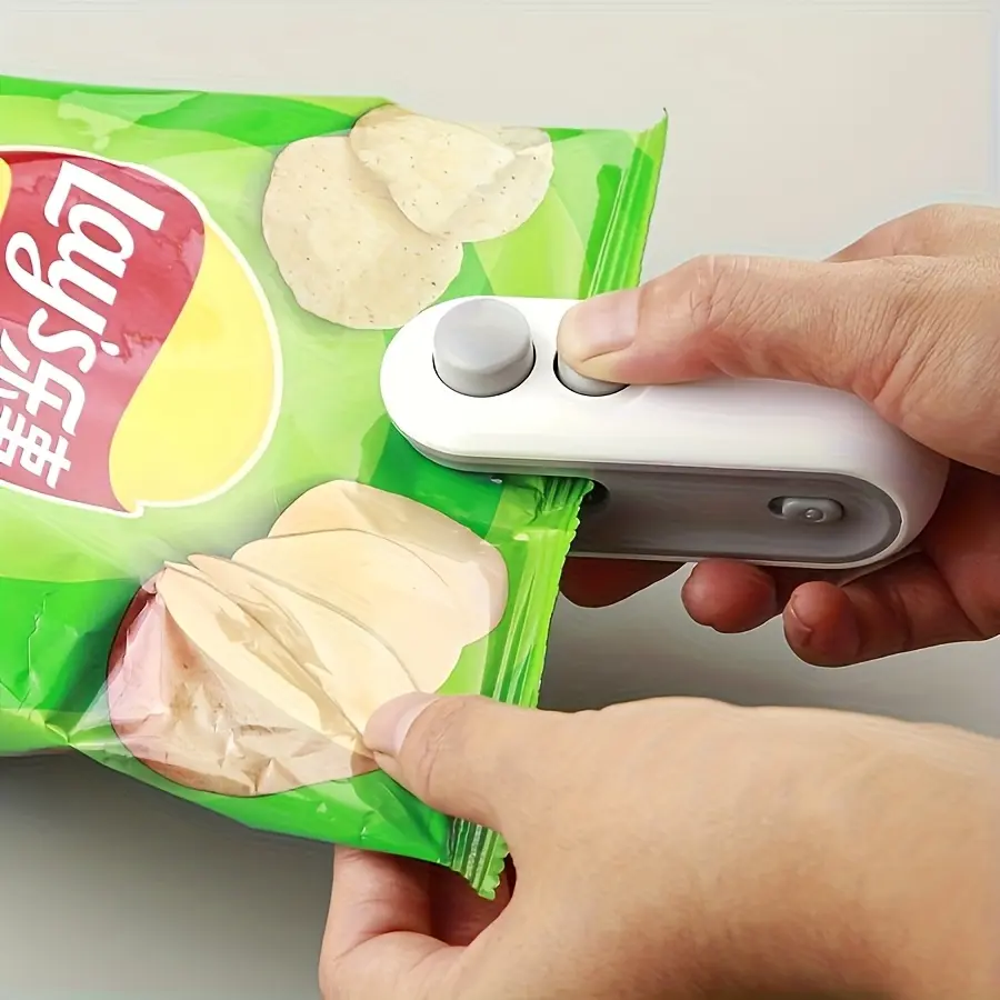 Portable Handheld Bag Sealer – USB-C Rechargeable, 2-in-1 Seal & Cut, Magnetic Attachment, Push-Pull Switch for Kitchen, Snacks, Food Storage