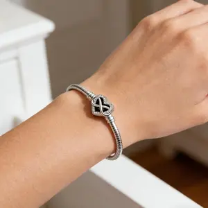 Elegant 925 Silver-Plated Heart Charm Bracelet, Must-Have Gifting Jewelry for Valentine's Day & Christmas, Perfect Accessory for Her’s Daily Life & Romantic Celebrations