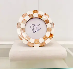 Scalloped Frame Scalloped Frame