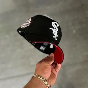 New Era White Sox Cap – Black Baseball Hat with Red Undervisor & Side Patch Classic MLB Style