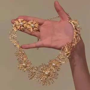 "Pearl Glow" Exaggerated Gold Flower Necklace and Earrings Set, Luxurious and Elegant Collarbone Chain