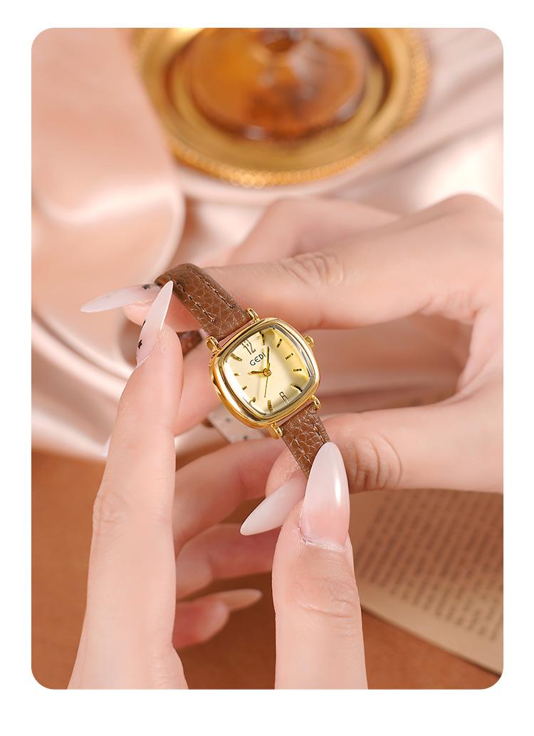 GEDI Vintage Oval Leather Watch for Women - Small Dainty Quartz Wristwatch, Minimalist Ancora Red Aesthetic Watch