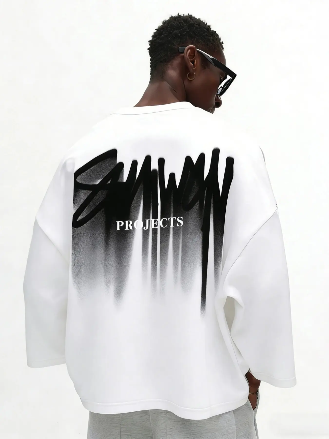 Y2K Aesthetic Spray Paint Graphic 3/4 Sleeve Sweatshirt, Men’s Streetwear, Lightweight & Breathable, Relaxed Fit, Trendy Casual Top for Daily, Street, and Outings