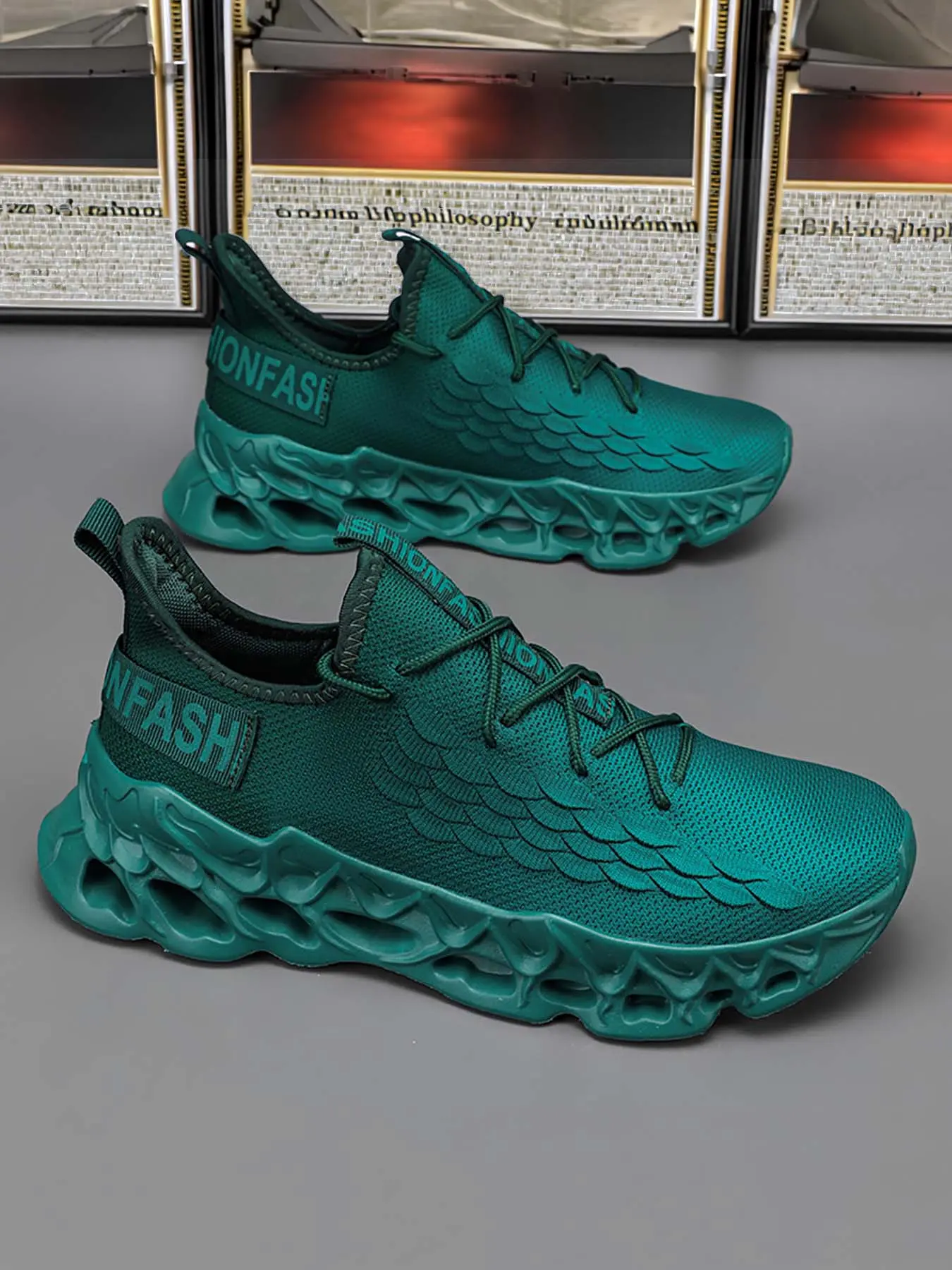 Men's Red-Orange Gradient Flame Sneakers, Breathable Knit Mesh, Thick Cushioned Sole, Non-Slip Running Shoes, Sporty Running Shoes