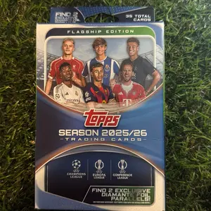 2025/26 Topps Flagship Edition Soccer 35 Card Hanger Box