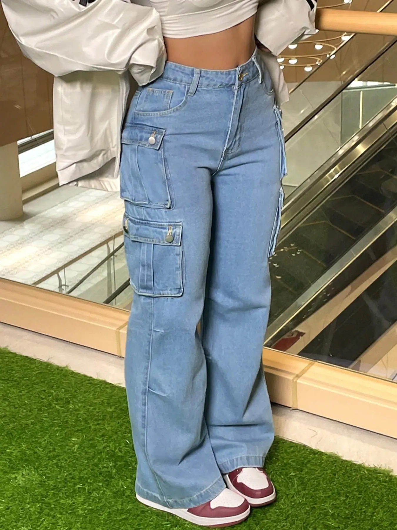 [Plus Size] Flap Pocket Button Cargo Jeans, Fashion Casual Denim Straight Leg Trousers Pants Bottoms for Daily Outdoor Wear, Women Plus Clothing for All Seasons