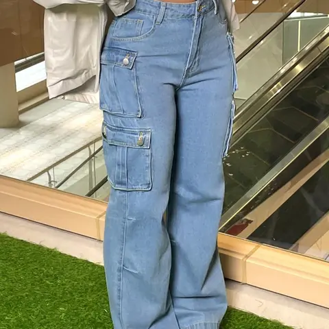 [Plus Size] Flap Pocket Button Cargo Jeans, Fashion Casual Denim Straight Leg Trousers Pants Bottoms for Daily Outdoor Wear, Women Plus Clothing for All Seasons