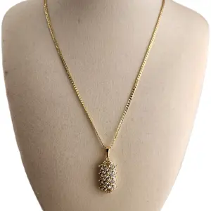 139 - Dyamonds pendant with chain