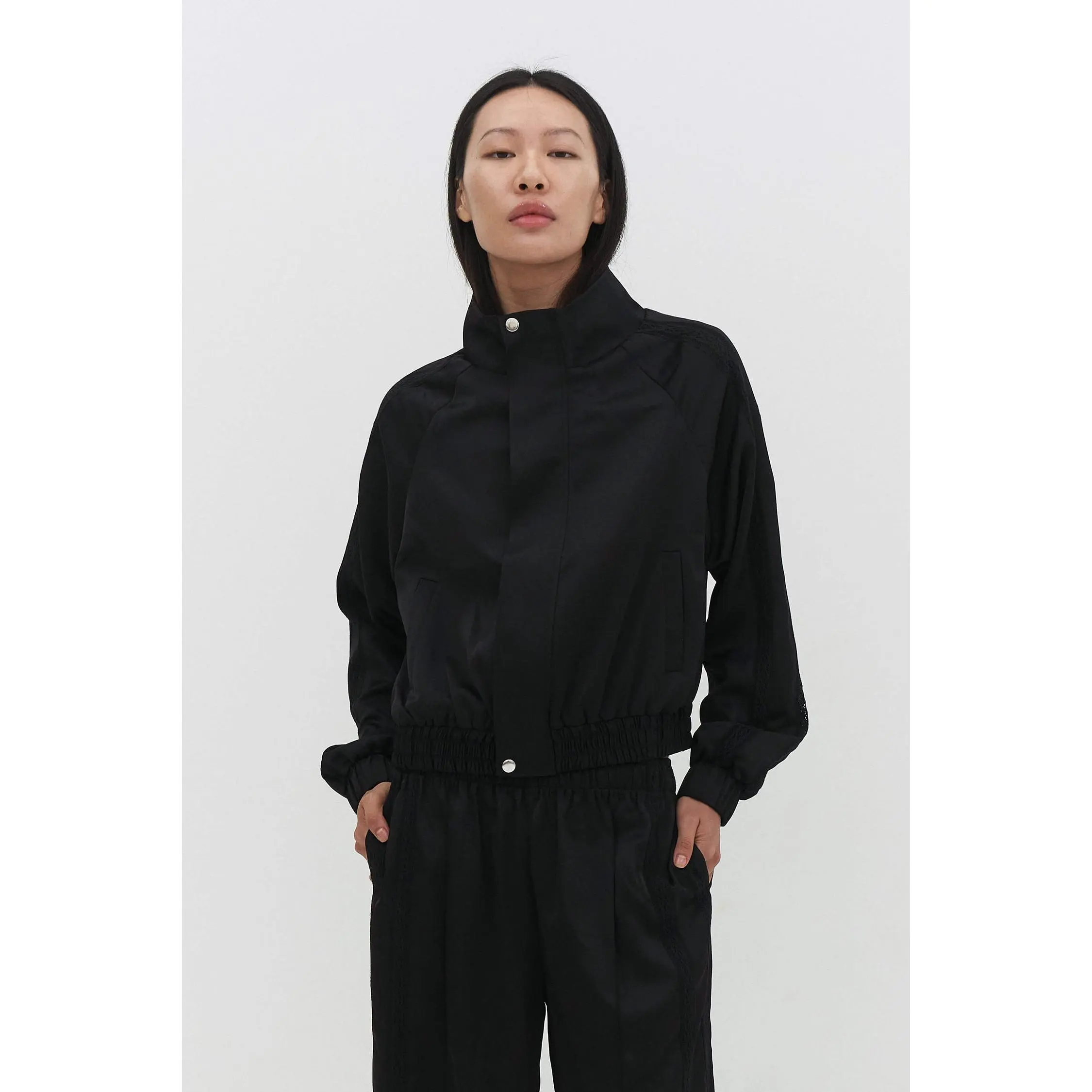 LEISEU TRACK JACKET IN BLACK