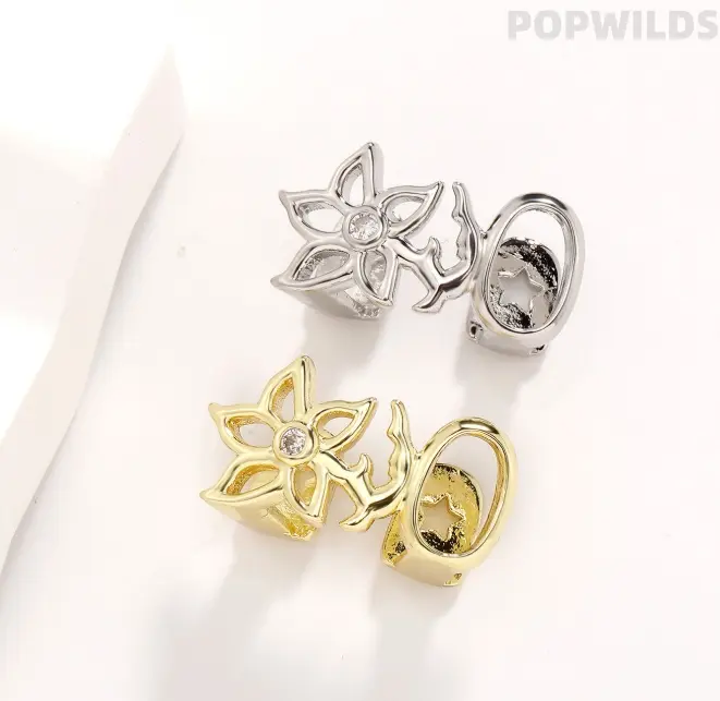 Stylish hollow flower designed tooth braces with double gold teeth. Cool decorative teeth accessories perfect for Halloween parties. Unique personalized style, eye-catching look to stand out at gatherings and themed events.
