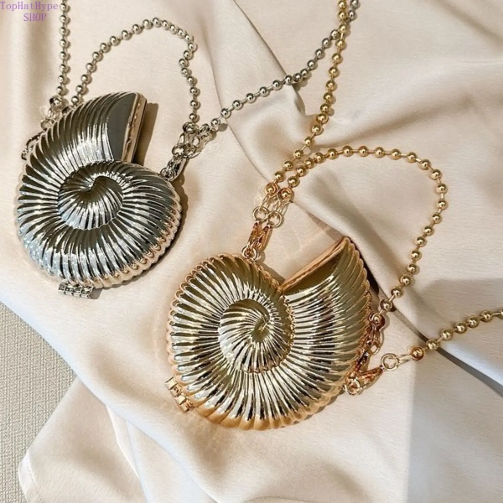 Trendy Nautilus Shell Metal Clutch for Women, Fashionable Crossbody Purse with Chain Strap, Lightweight Evening Bag for Party & Wedding, Trendy Metal Purse, Clutch Wristlet, Fashionable Embellished Clutch