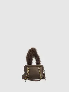 URBAN REVIVO Women's Medium Artificial Leather Handbag - Chain Detail Handle, Convertible Shoulder Bag, Sling Bag (UAWB60001), Handbag Sling Bag